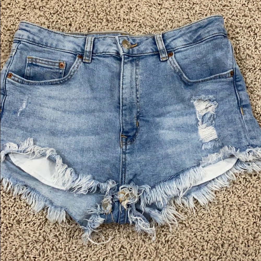 Distressed jean shorts!
